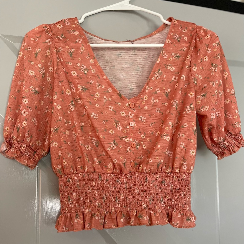 Median stretchy floral shirt